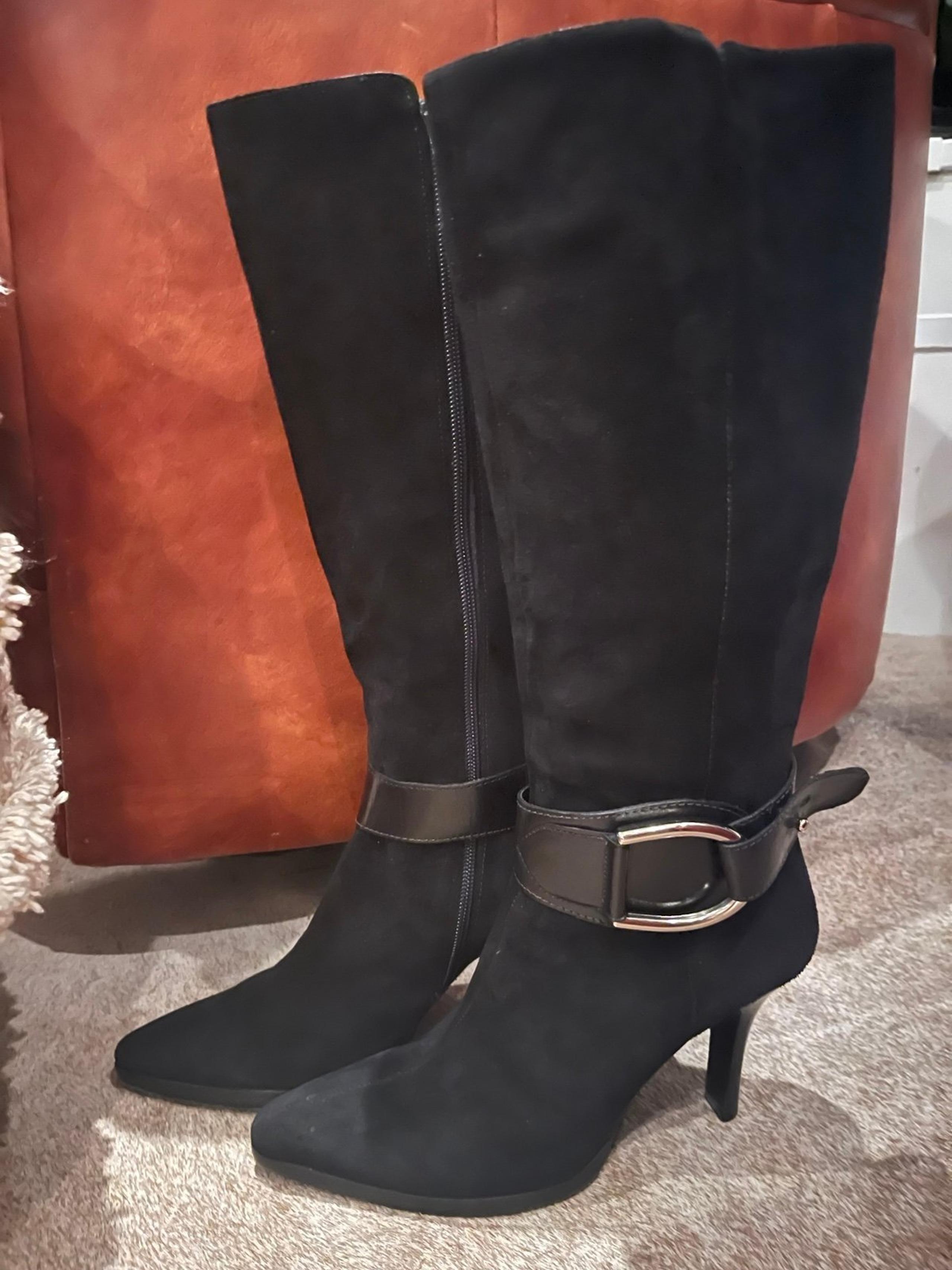 Antonio Melani Suede Boots sz 9