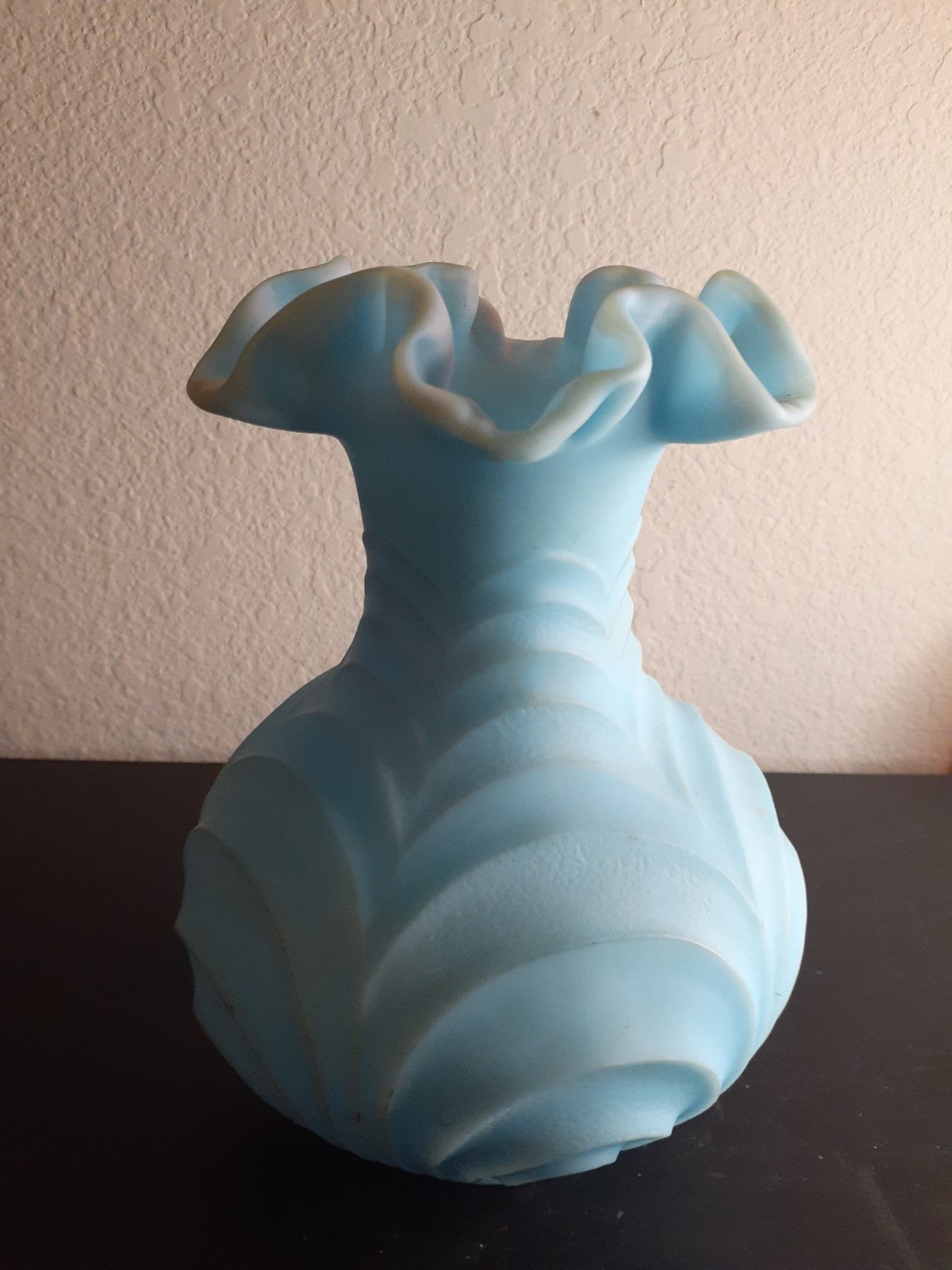 GORGEOUS VTG Fenton Blue Satin Glass 8 Ruffled Vase.
