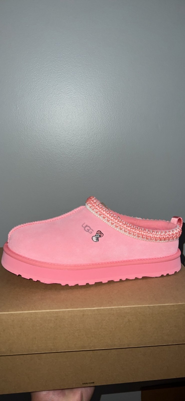 UGG TAZZ LOVE 25 SLIPPER BIG KIDS LIMITED EDITION VALENTINES SIZE 6k = 8 w