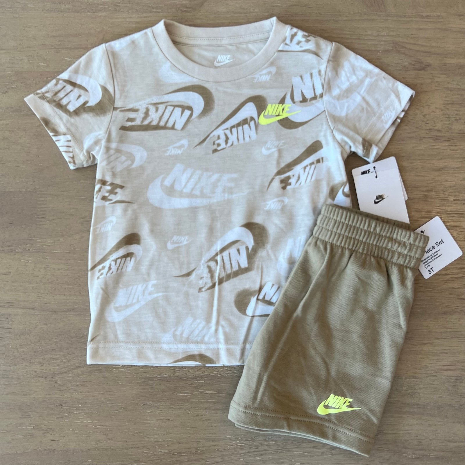 Nike Boys 3T Outfit NEW Toddler Athletic Set NWT Tee  Shirt + Shorts beige khaki