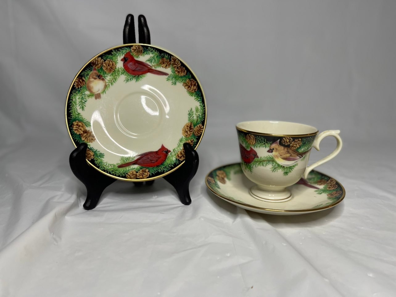 Lenox Birds of America Collection Cardinal