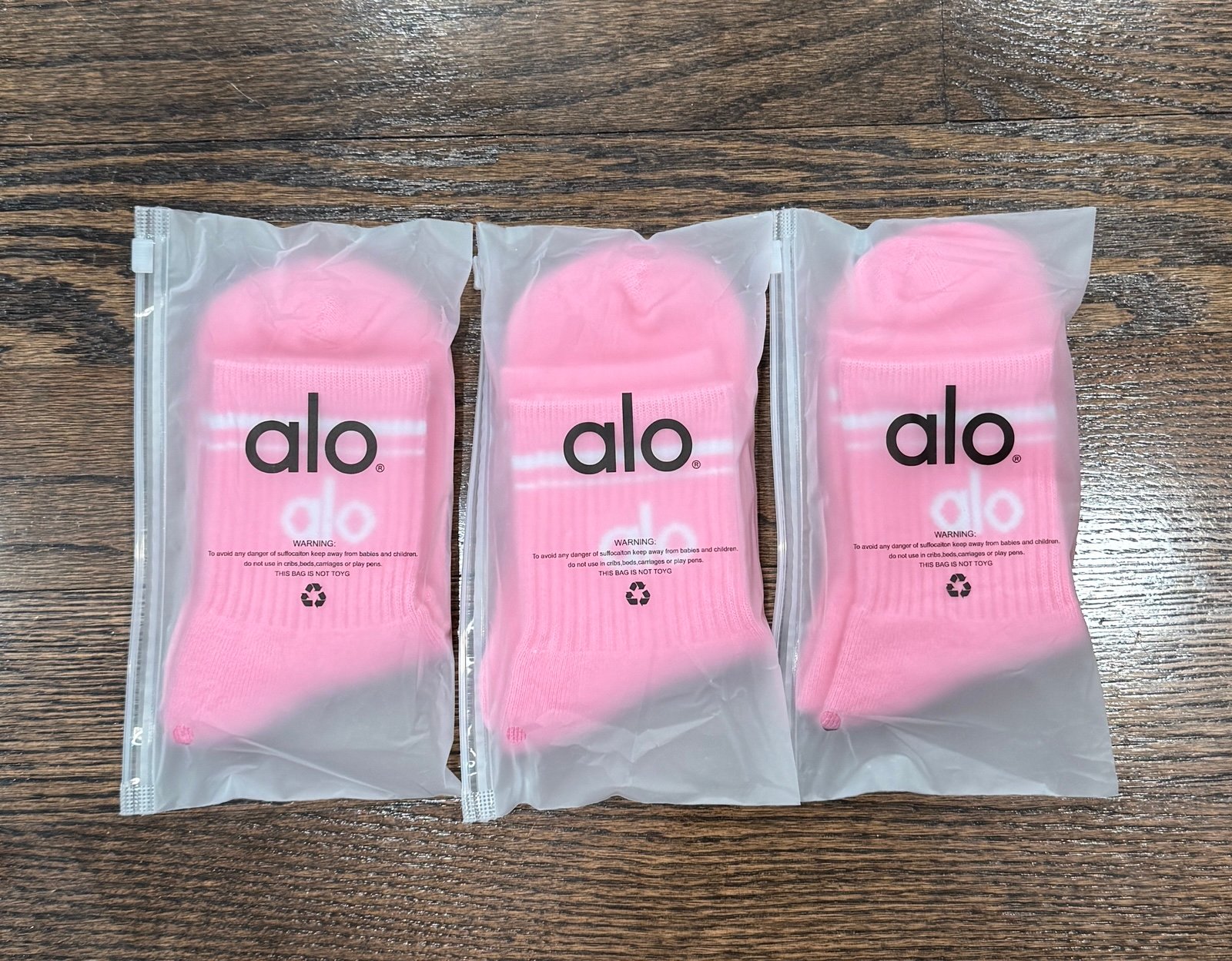Alo Throwback socks 3 pairs brand new SWEET PINK
