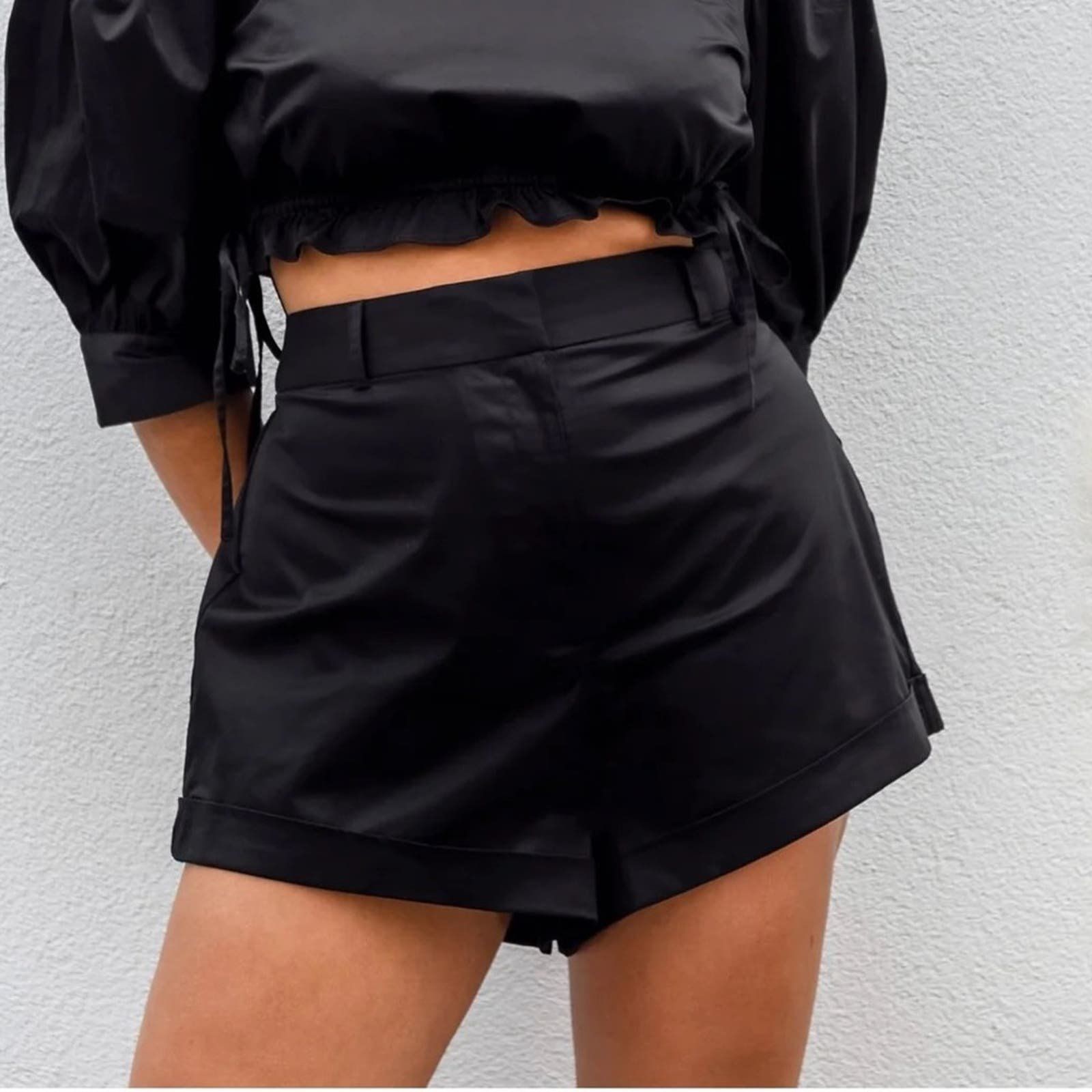 NWT DANIELLE BERNSTEIN Black Boyfriend Shorts Size 6 Small