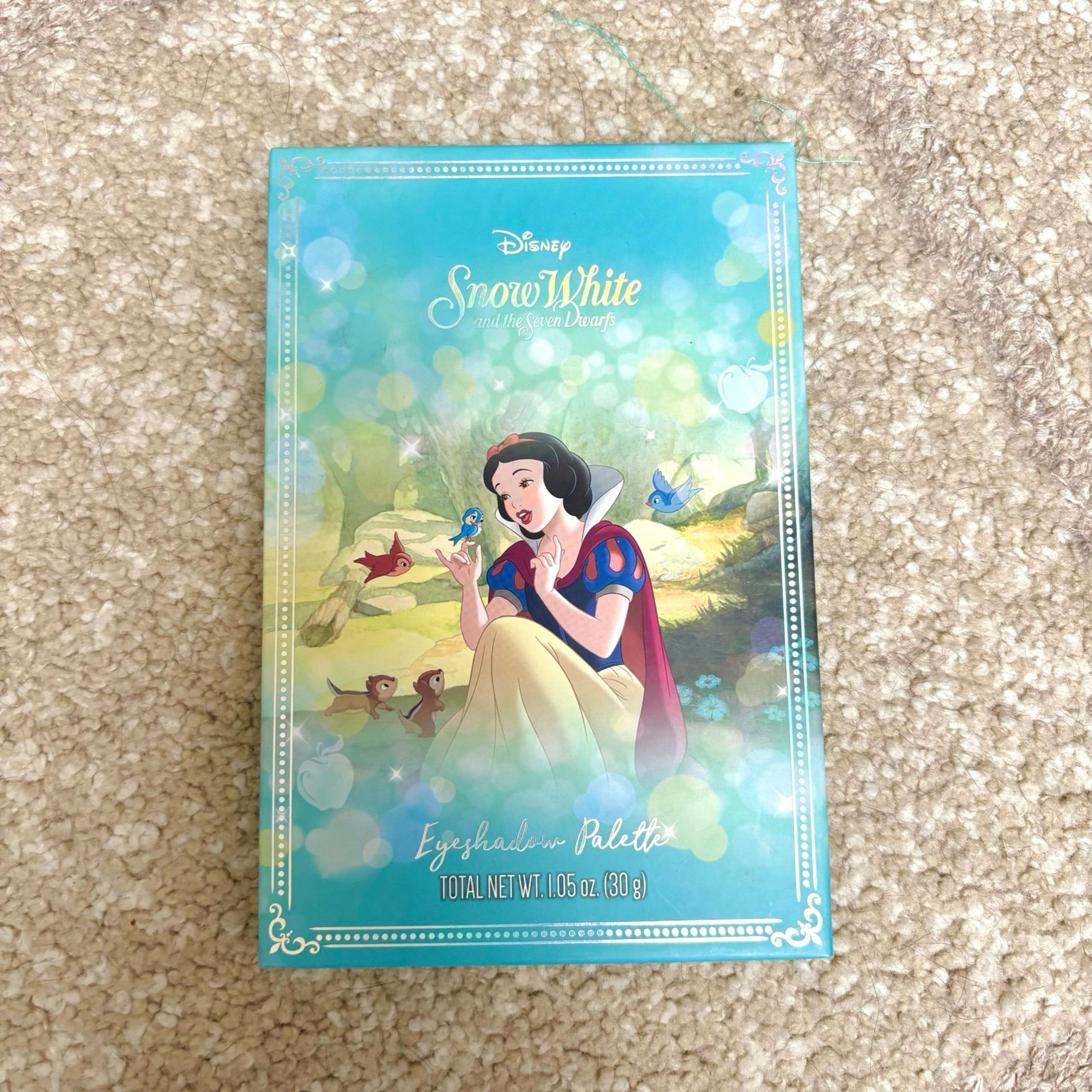 Disney Snow White Eyeshadow Palette BRAND NEW