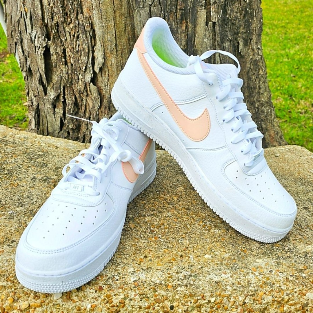 NEW NIKE AIR FORCE 1 LOW WHITE PEACHY PINK SIZE 15.5 WOMENS