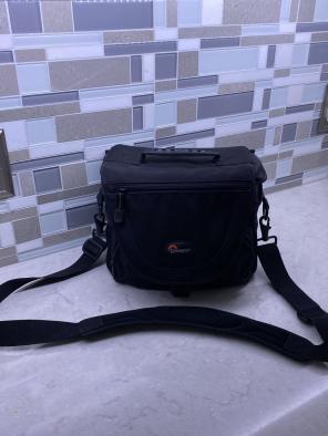 優先配送 - Lowepro クラシファイドスリング220AW カメラバッグ