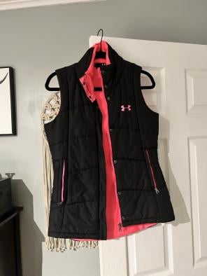国内認定代理店 - UNDER ARMOUR ソフトシェル ブルゾン オフ系